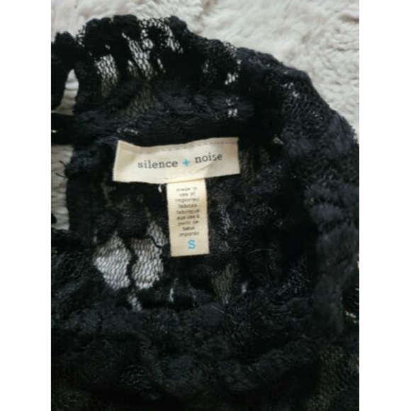 ✨️CL Silence + Noise Black Lace High Collar Keyhole Sleeveless Top Size S - Picture 4 of 9